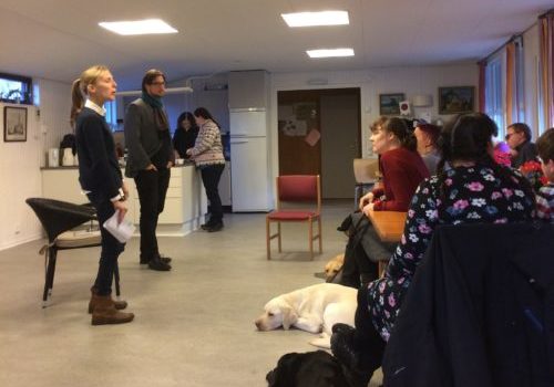 Maria Chöler och Ola Linder från Lagen som verktyg föreläser för Sveriges ledarhundsförare